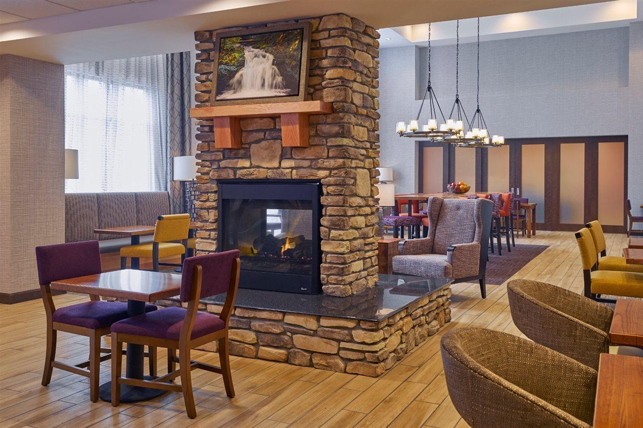 Hampton Inn & Suites רוזבורג מראה חיצוני תמונה