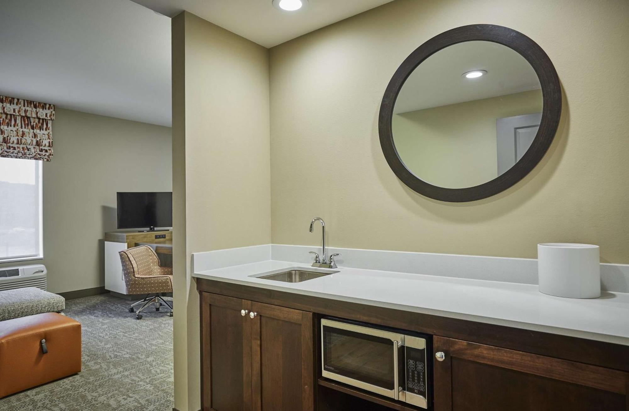 Hampton Inn & Suites רוזבורג מראה חיצוני תמונה
