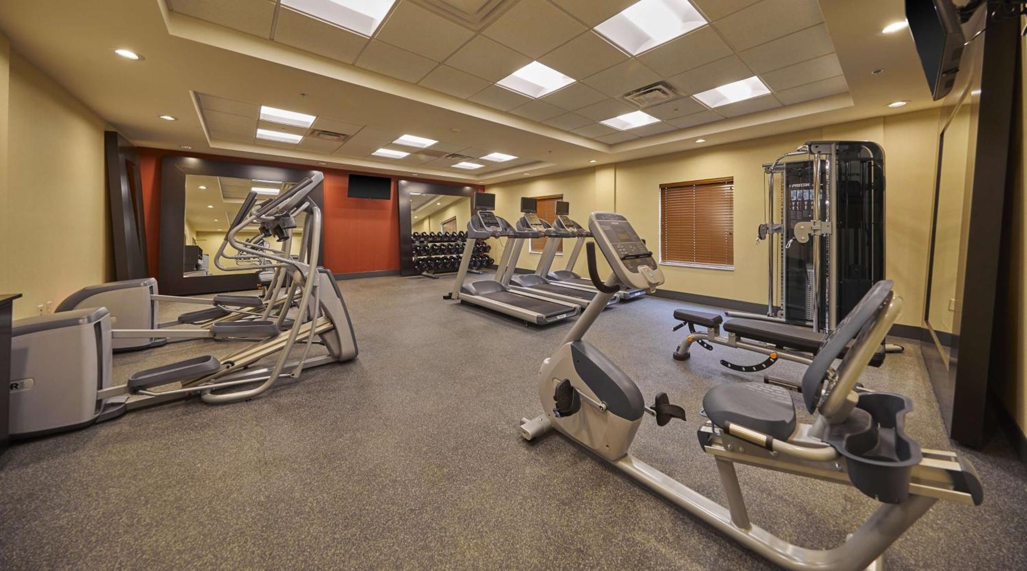 Hampton Inn & Suites רוזבורג מראה חיצוני תמונה