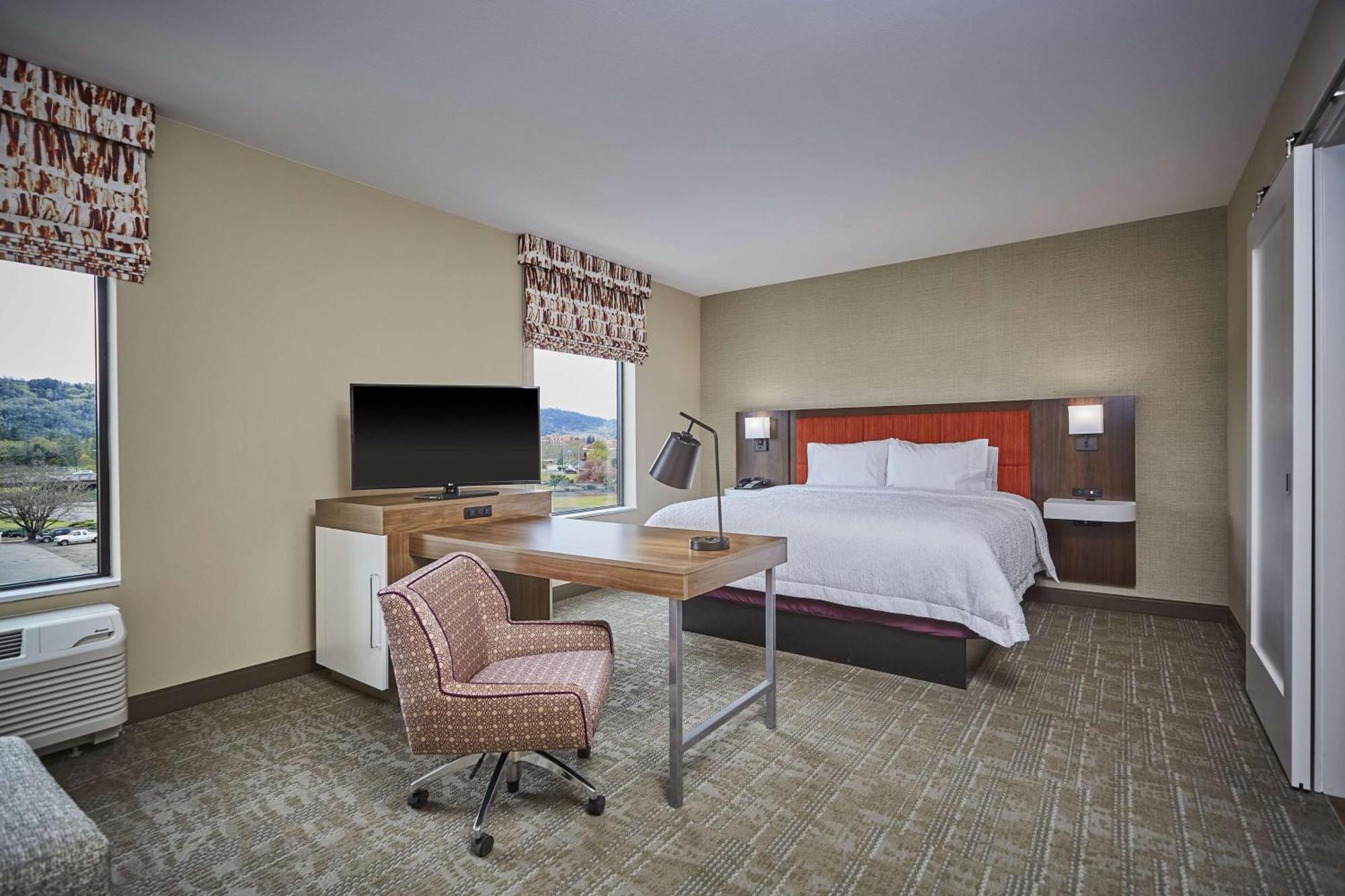 Hampton Inn & Suites רוזבורג מראה חיצוני תמונה